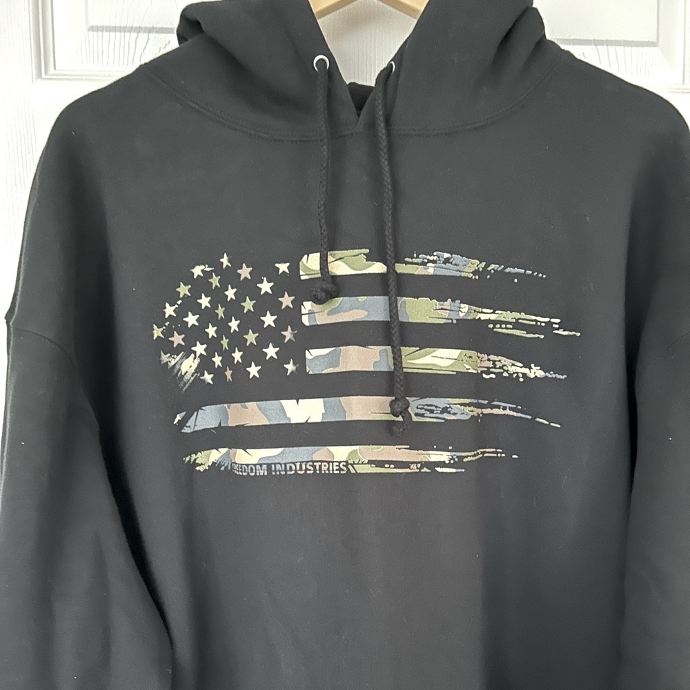 Freedom Industries Men’s Hooded Sweatshirt with Camo - Picture 2 of 5